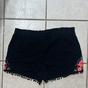 Blue Rain Black Shorts with Floral Embroidery Size M